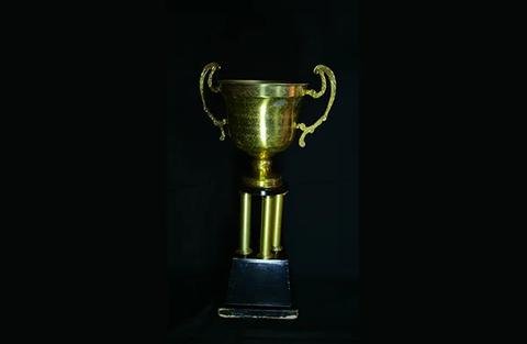 Taça dourada de festival